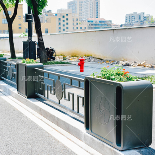 凡泰铁艺花箱道路护栏花箱户外花箱定制花箱厂家