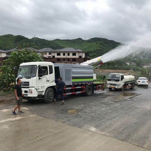 据介绍，救灾水净化多功能车采用目前国际先进的净化水系统，可以完全滤化化工污染、疫区水源、污浊水源等各种重度污染水源，深度脱除病毒、细菌、微生物、农药、金属离子等有害物质